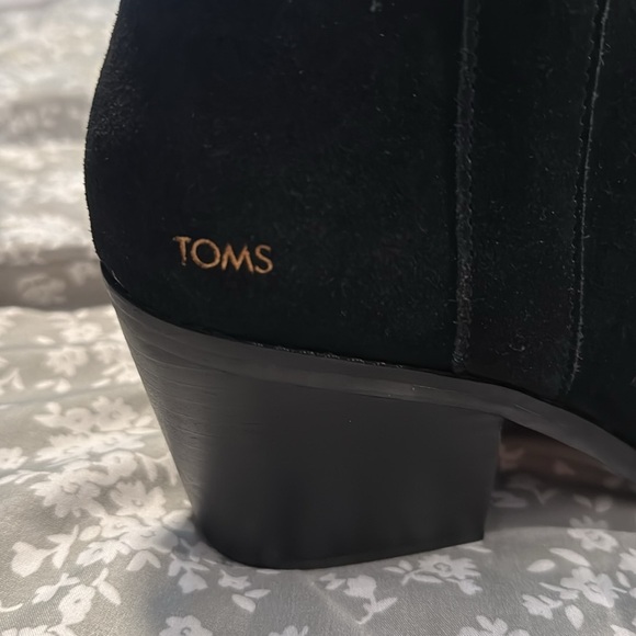 Toms Black Women’s Suede Ankle Booties SOLD OUT with Heel Support CUTE size 9 - Picture 7 of 17